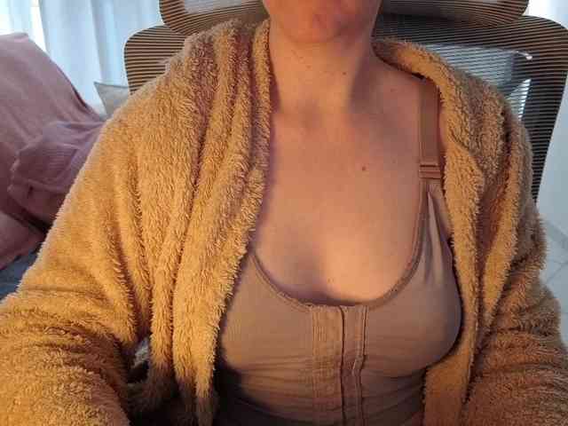 PassionateMommy webcam