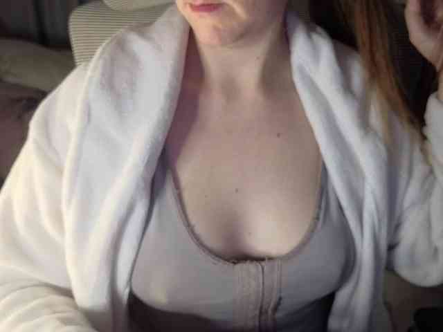 PassionateMommy webcam