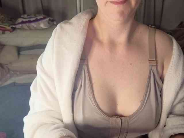PassionateMommy webcam