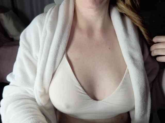 PassionateMommy webcam