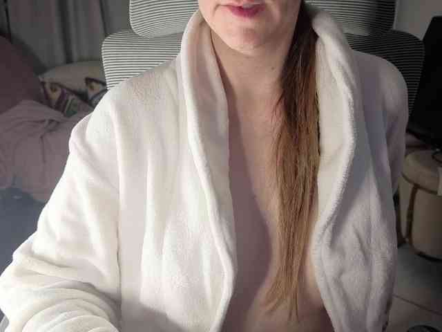PassionateMommy webcam