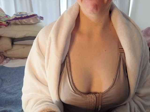 PassionateMommy webcam