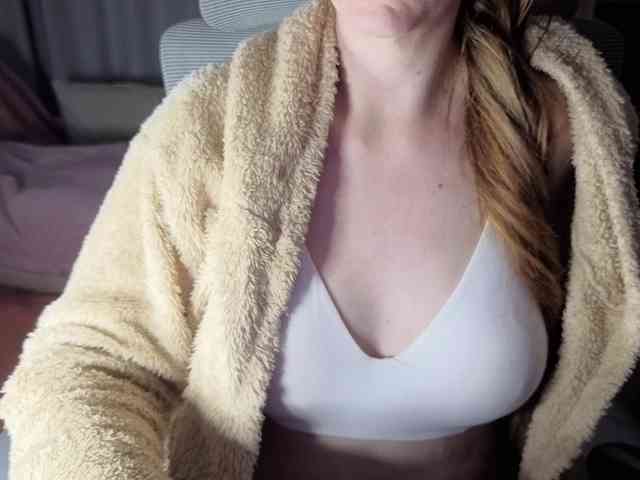 PassionateMommy webcam