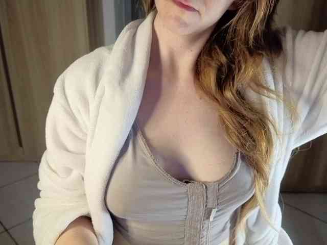 PassionateMommy webcam