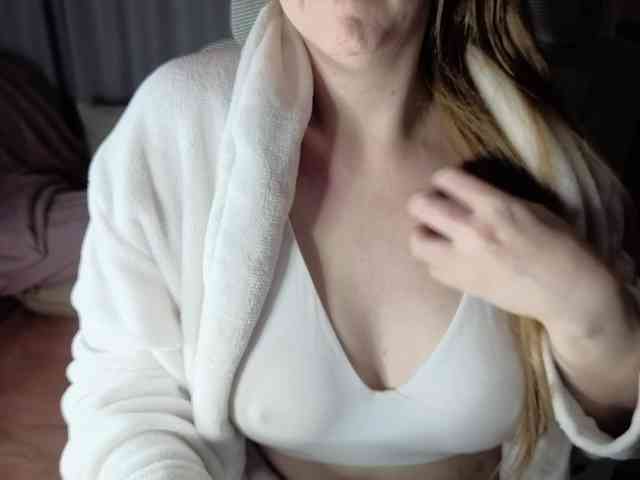PassionateMommy webcam