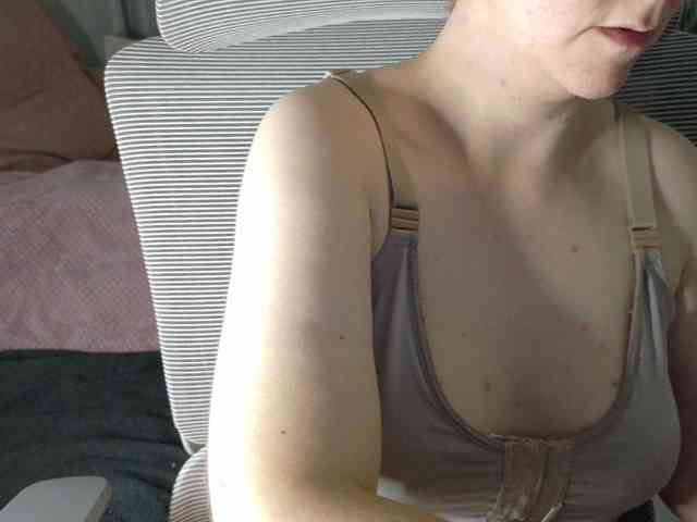 PassionateMommy webcam