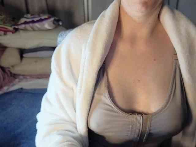 PassionateMommy webcam