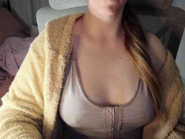 PassionateMommy webcam