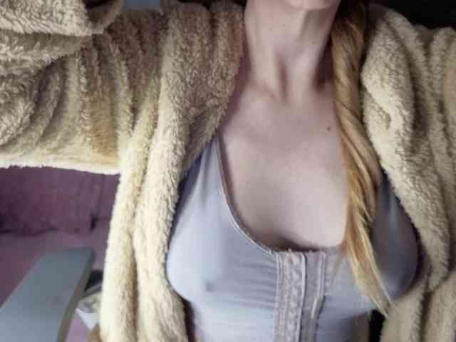 PassionateMommy webcam
