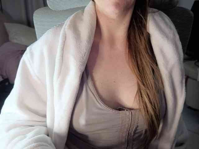 PassionateMommy webcam