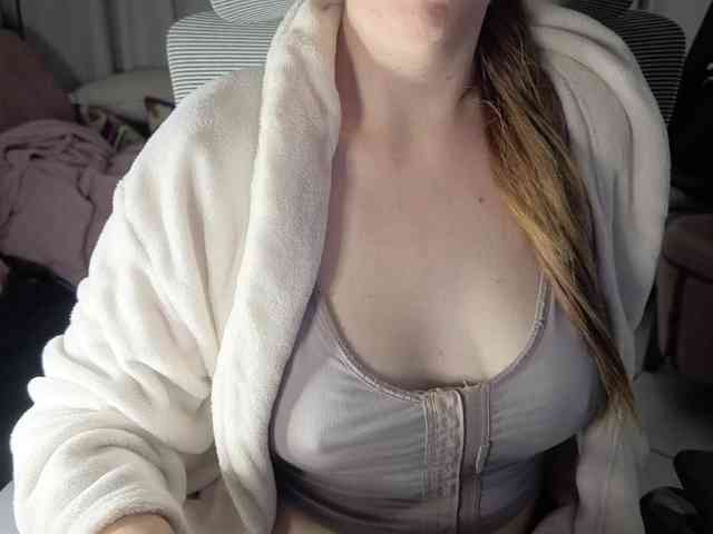 PassionateMommy webcam