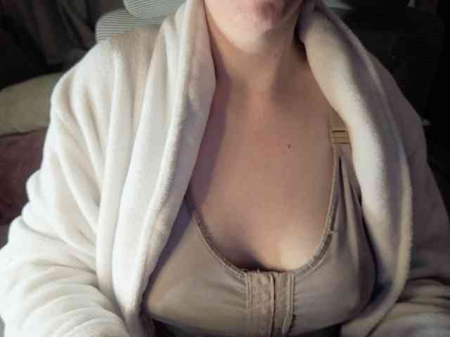 PassionateMommy webcam