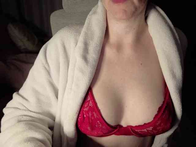 PassionateMommy webcam