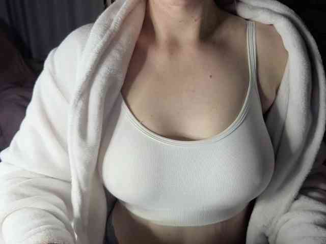 PassionateMommy webcam