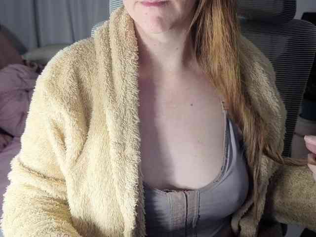 PassionateMommy webcam