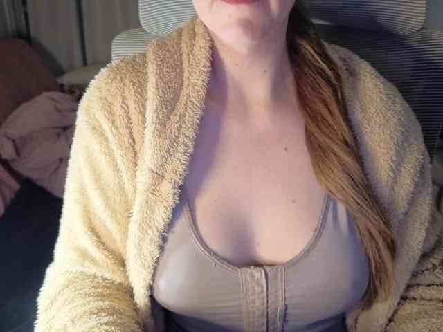 PassionateMommy webcam