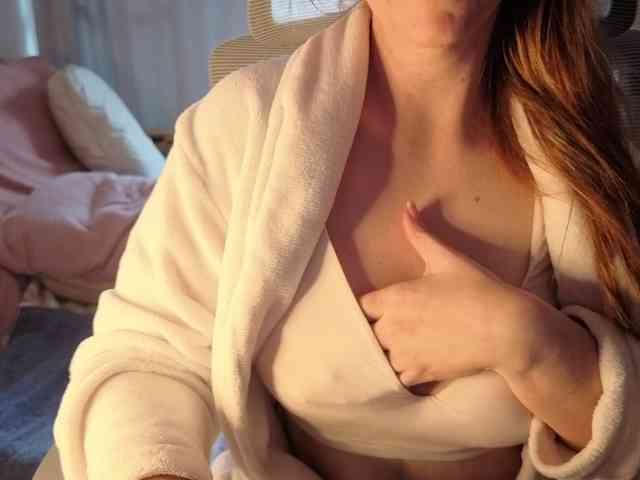 PassionateMommy webcam