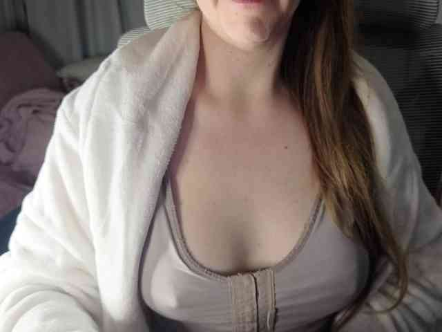 PassionateMommy webcam
