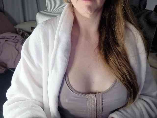 PassionateMommy webcam