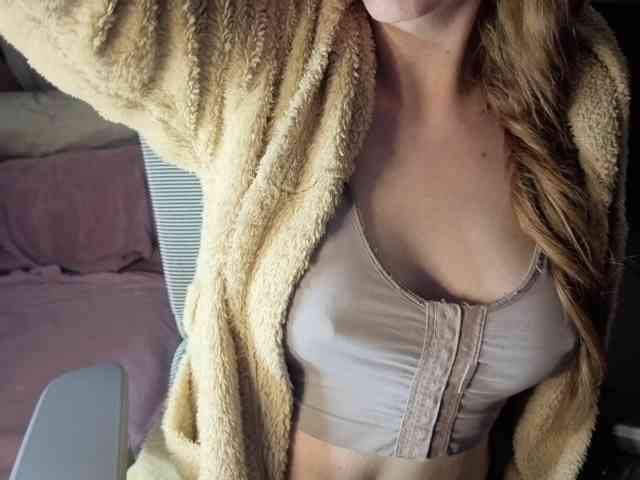PassionateMommy webcam