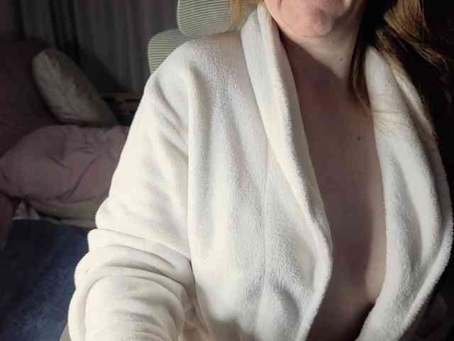 PassionateMommy webcam