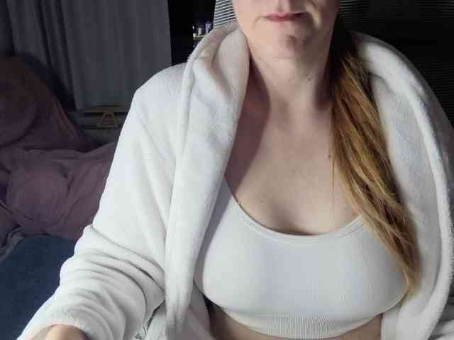PassionateMommy webcam