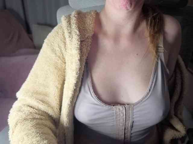 PassionateMommy webcam