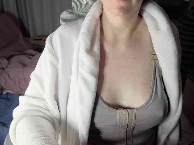 PassionateMommy webcam