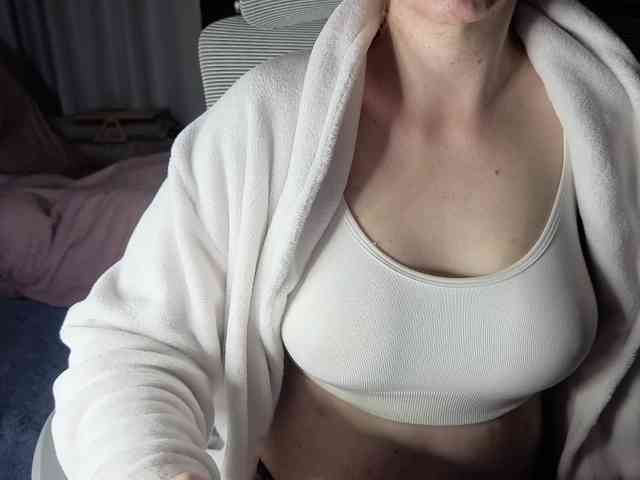 PassionateMommy webcam