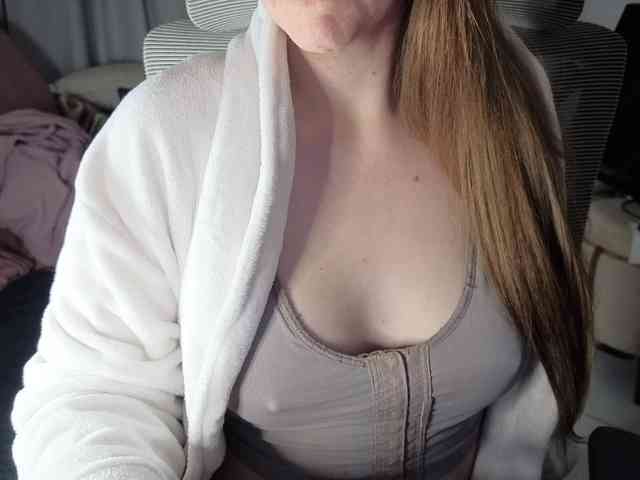 PassionateMommy webcam