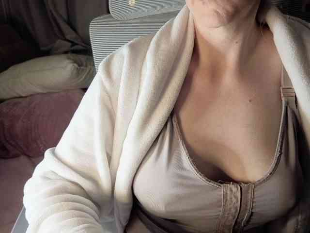 PassionateMommy webcam
