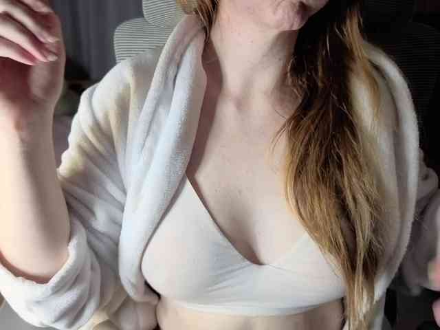 PassionateMommy webcam