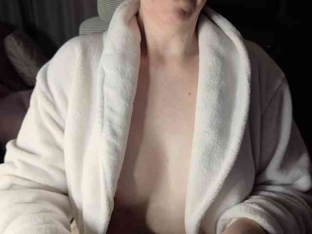 PassionateMommy webcam