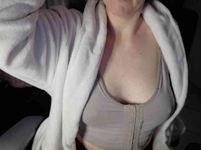 PassionateMommy webcam