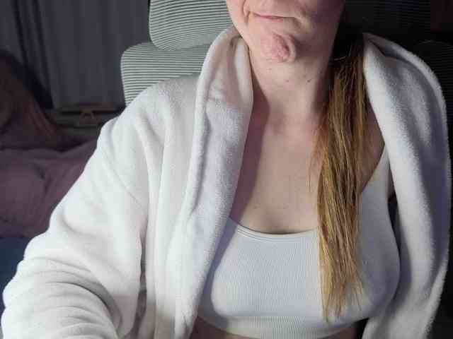 PassionateMommy webcam