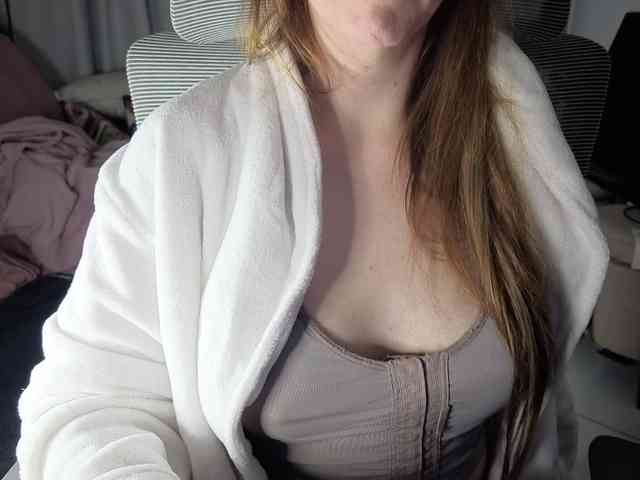 PassionateMommy webcam