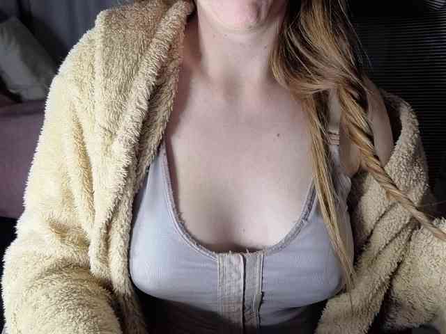 PassionateMommy webcam