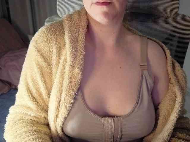 PassionateMommy webcam