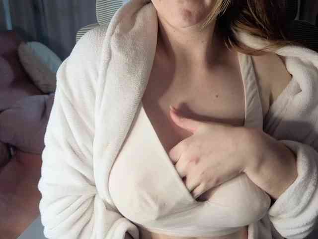 PassionateMommy webcam