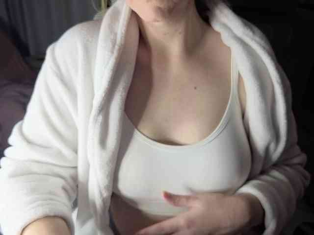 PassionateMommy webcam