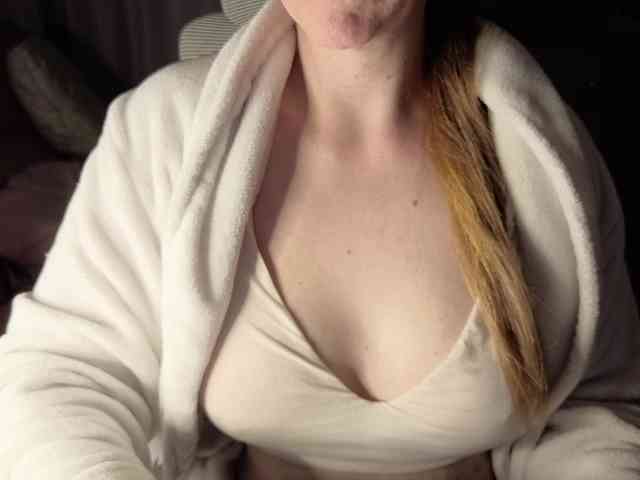 PassionateMommy webcam