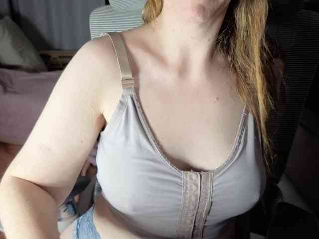 PassionateMommy webcam