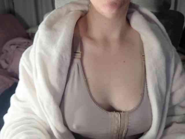 PassionateMommy webcam