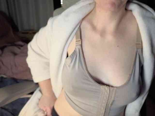 PassionateMommy webcam