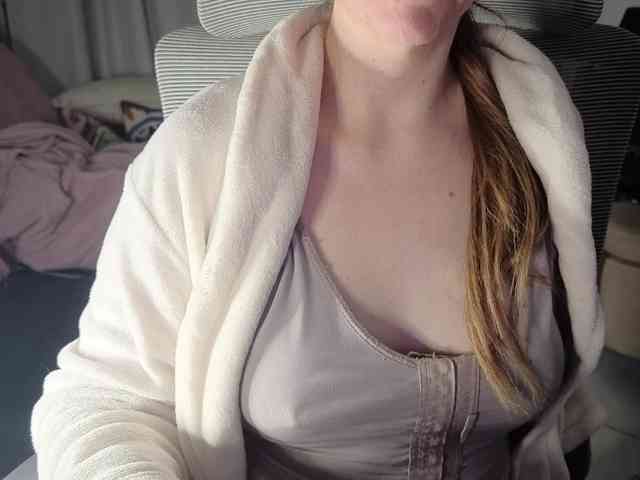PassionateMommy webcam