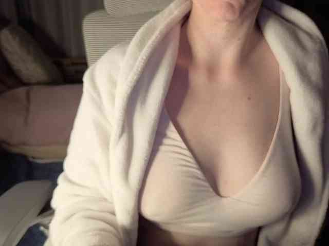PassionateMommy webcam
