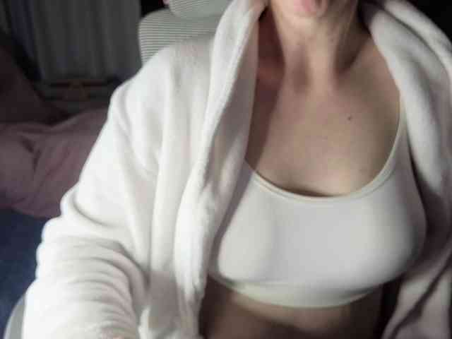 PassionateMommy webcam