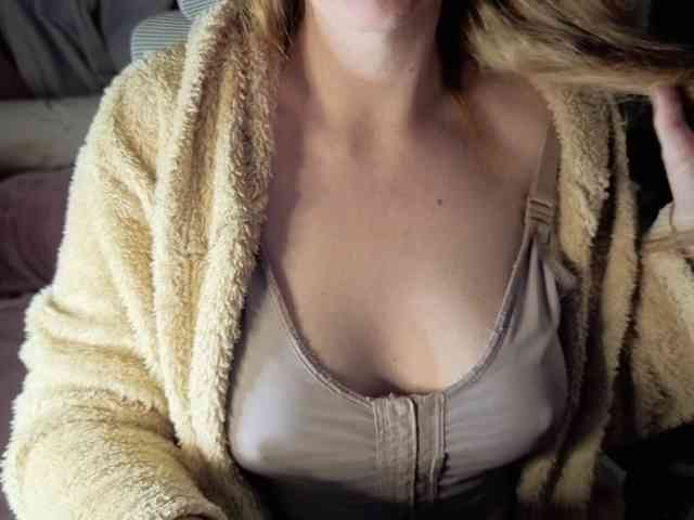 PassionateMommy webcam