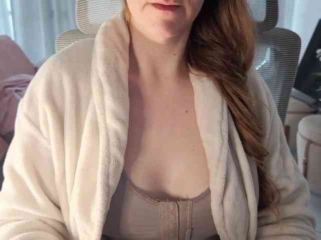 PassionateMommy webcam
