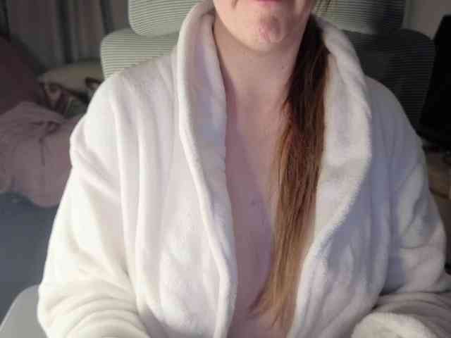PassionateMommy webcam